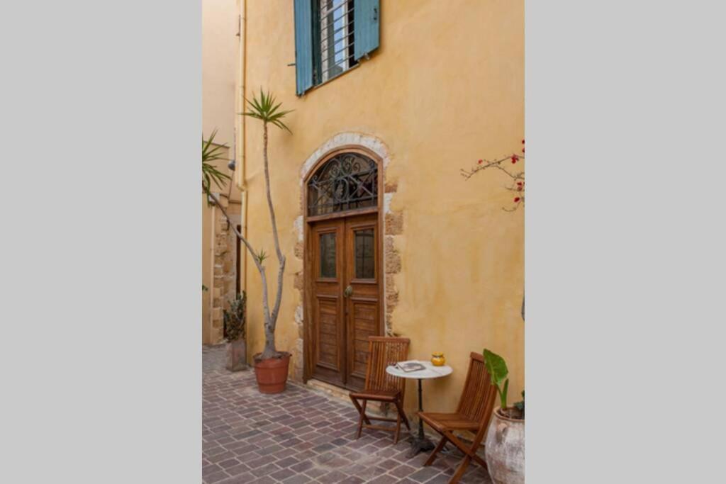 History And Charm Apartment Chania  Bagian luar foto